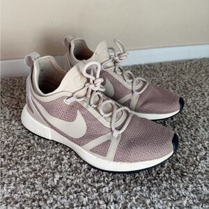 Nike Duel Racer Sneaker Tan